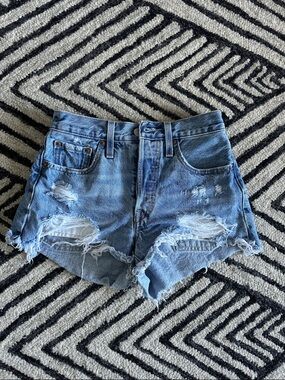 Levi’s 501 Classic High-Rise button fly Distressed Denim Shorts